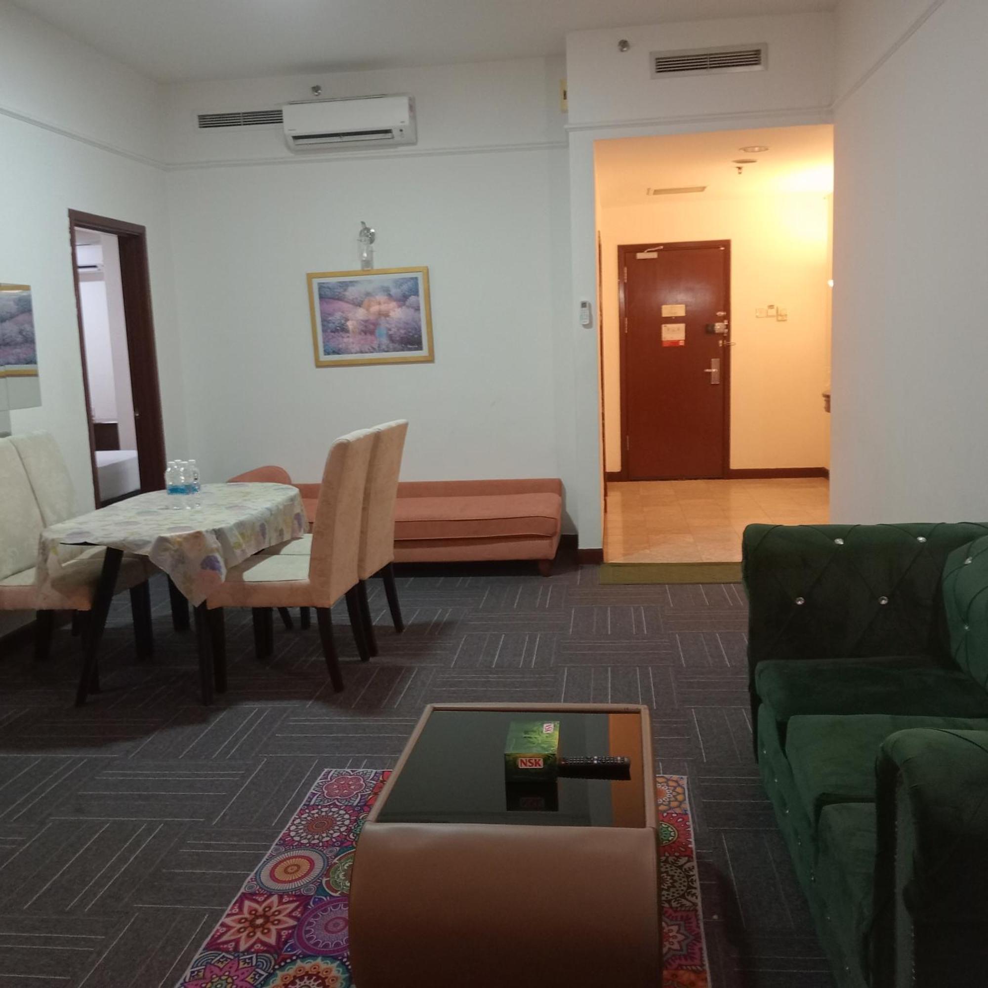 Apartemen Loyal At Times Square *