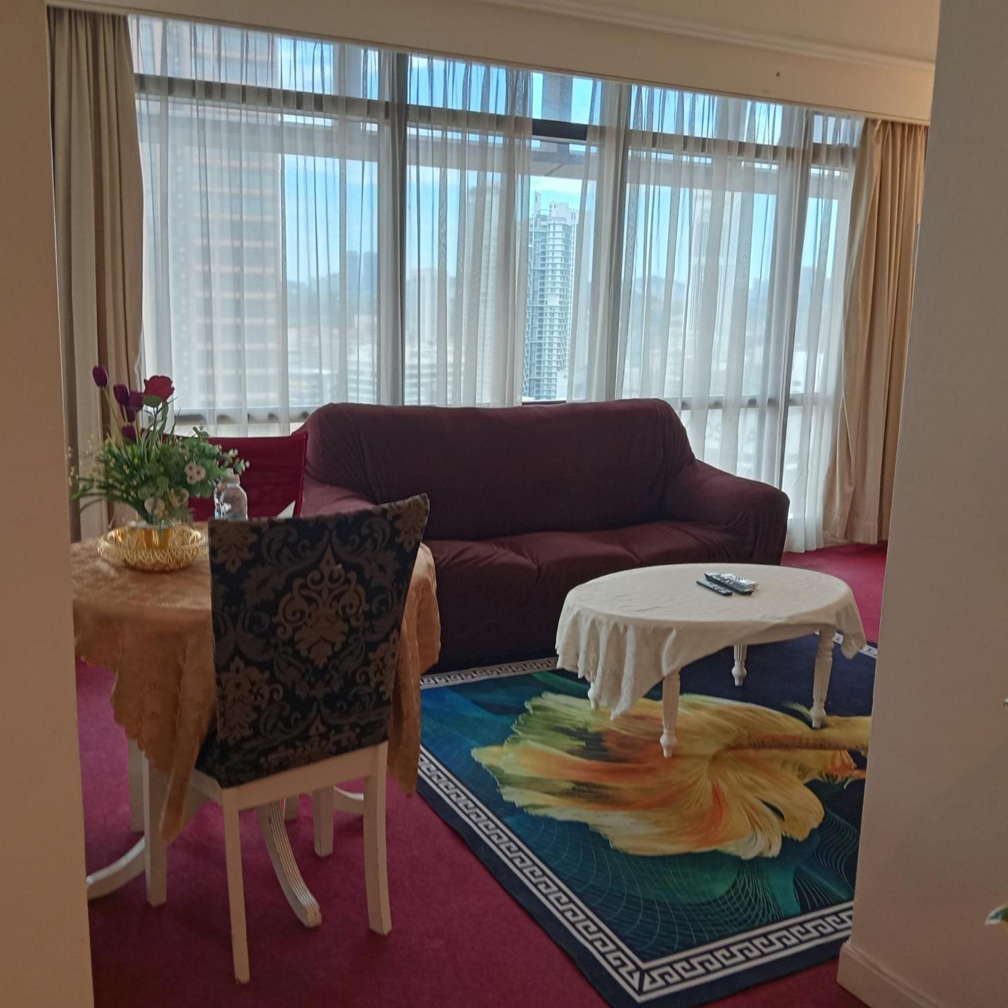 Loyal At Times Square Apartemen