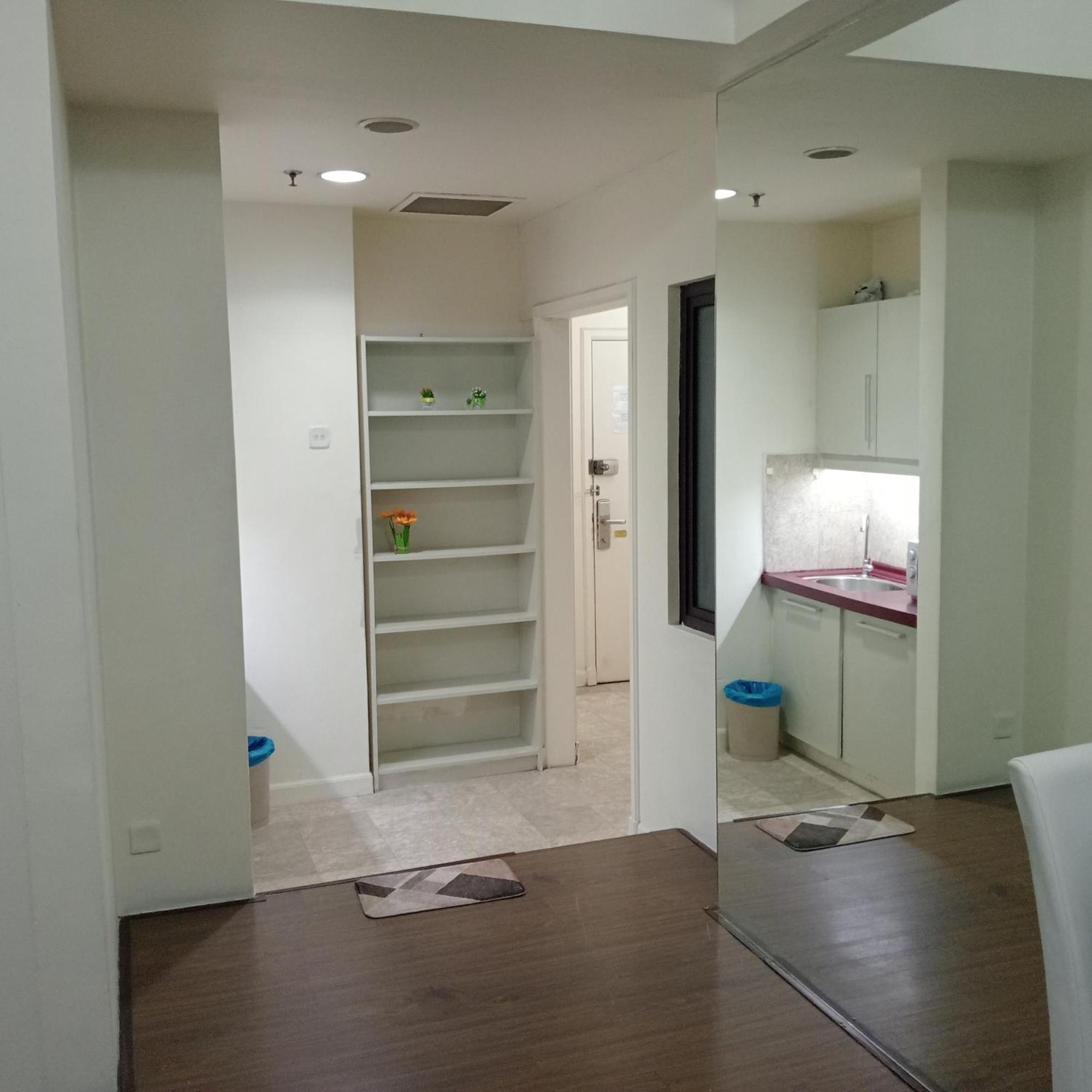 Loyal At Times Square Apartemen