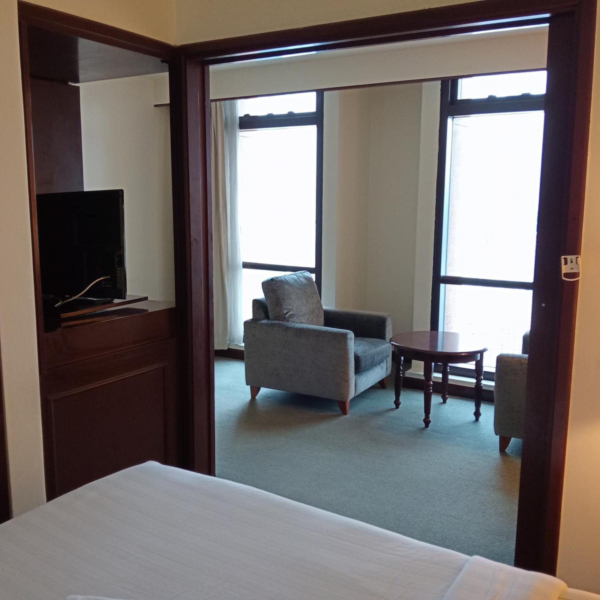 Loyal At Times Square Apartemen