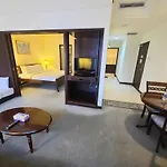 Loyal Apartment At Times Square